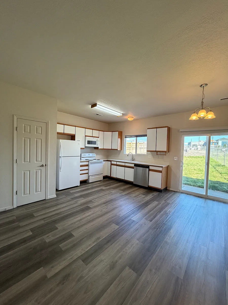 Building Photo - 2454 NW 8th St #1