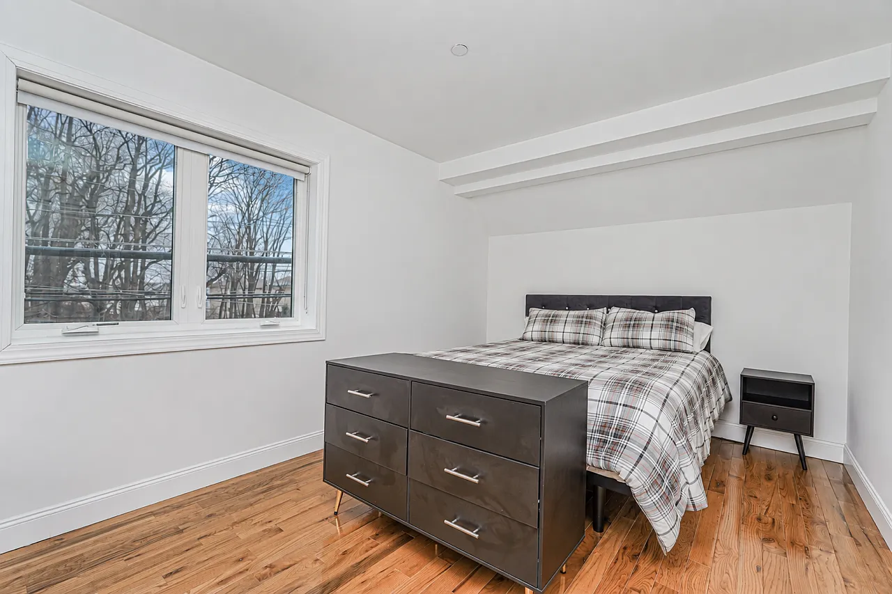2 bed, $2,600 — Photo 2