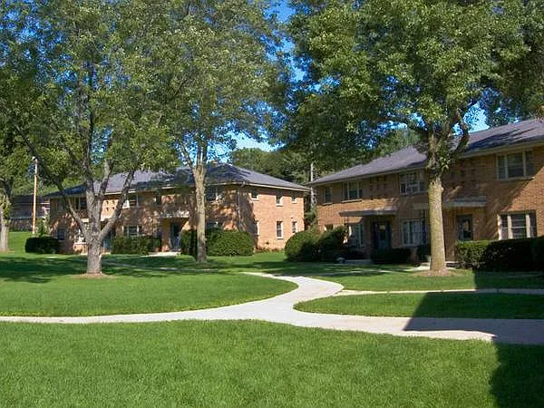 6733 Greenway #1