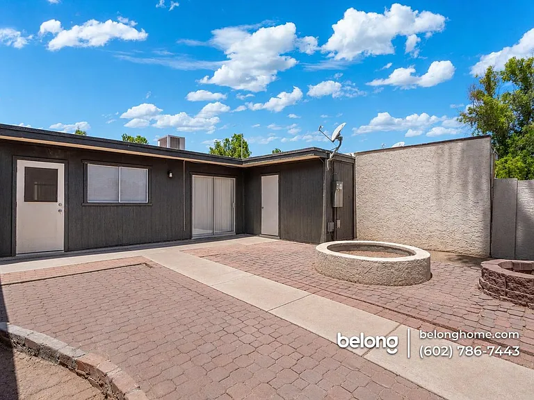 2240 W Carson Dr — Photo 1
