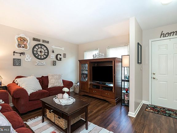3rd image of 1005 Talcon Dr
