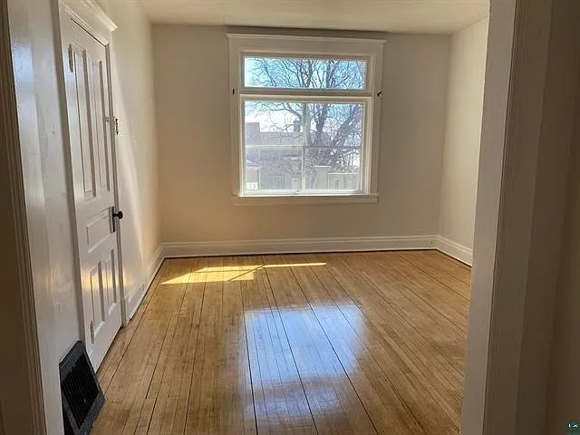 2 bed, 950 sqft, $1,490 — Photo 3