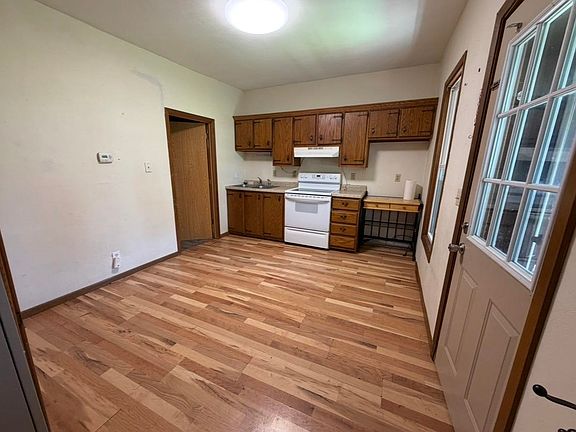4th image of 713 W Waupaca St