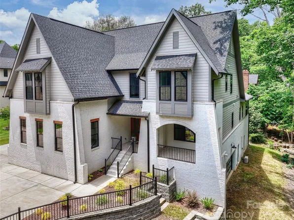 7011 Chateau Bordeaux Ln, Charlotte, NC 28270