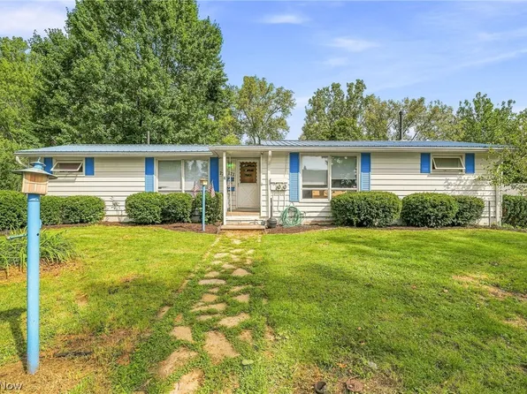 277 Devinney Ave, Louisville, OH 44641