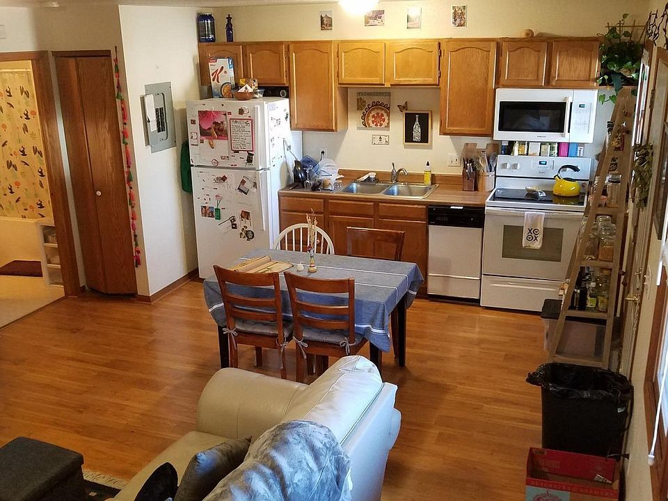 Kitchen with all appliances shown included