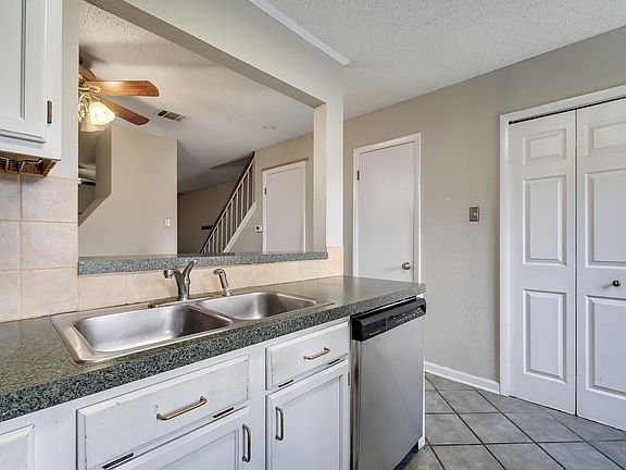 4th image of 1411 Gracy Farms Ln APT 65
