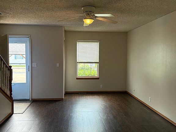 4th image of 733 W Cardinal Dr #3B