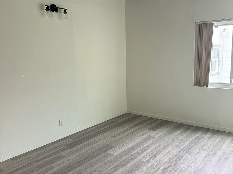 2220 Turk Blvd #8 — Photo 4