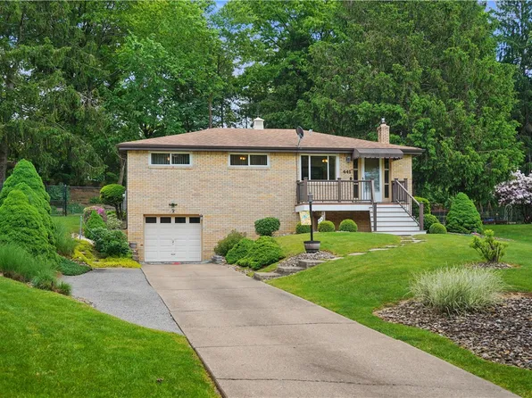 441 Wyndhurst Dr, Coraopolis, PA 15108