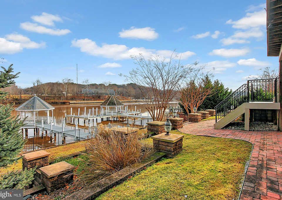 105 Poplar Ln, Occoquan, VA 22125 Zillow