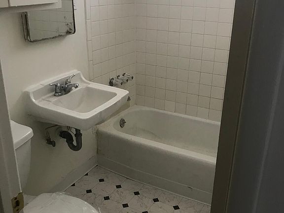 5th image of 15920 Carpintero Ave APT 9
