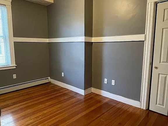 3rd image of 121 1/2 Grove St #1