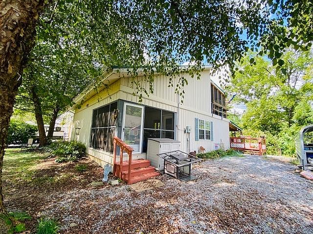 1st image of 610 Campbells Ferry Ln