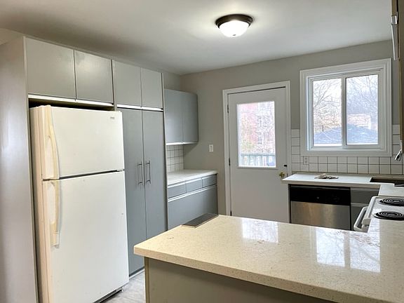 5th image of 70 Penetang St #1