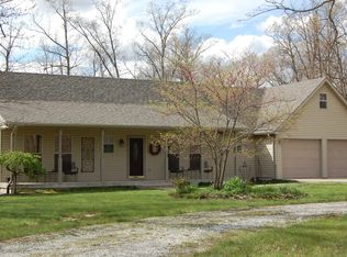 6251 E McLane Dailing Rd, Centralia, MO 65240