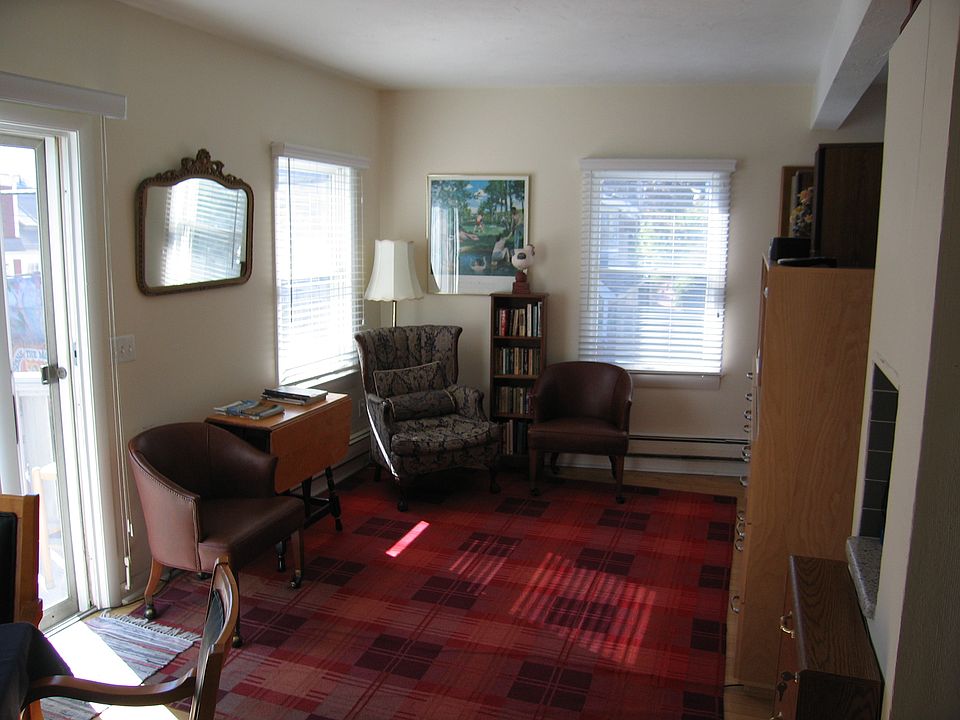 Sitting w/deck to left
