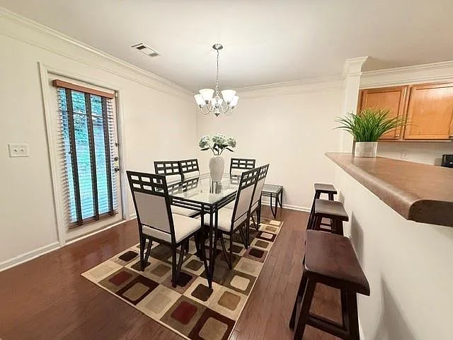 3 bed, 2.5 bath, 1750 sqft, $2,200 — Photo 3