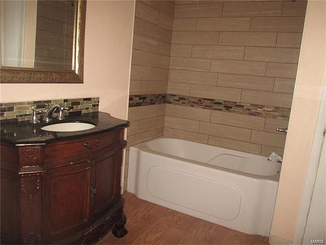 1st image of 1300 Leona Dr