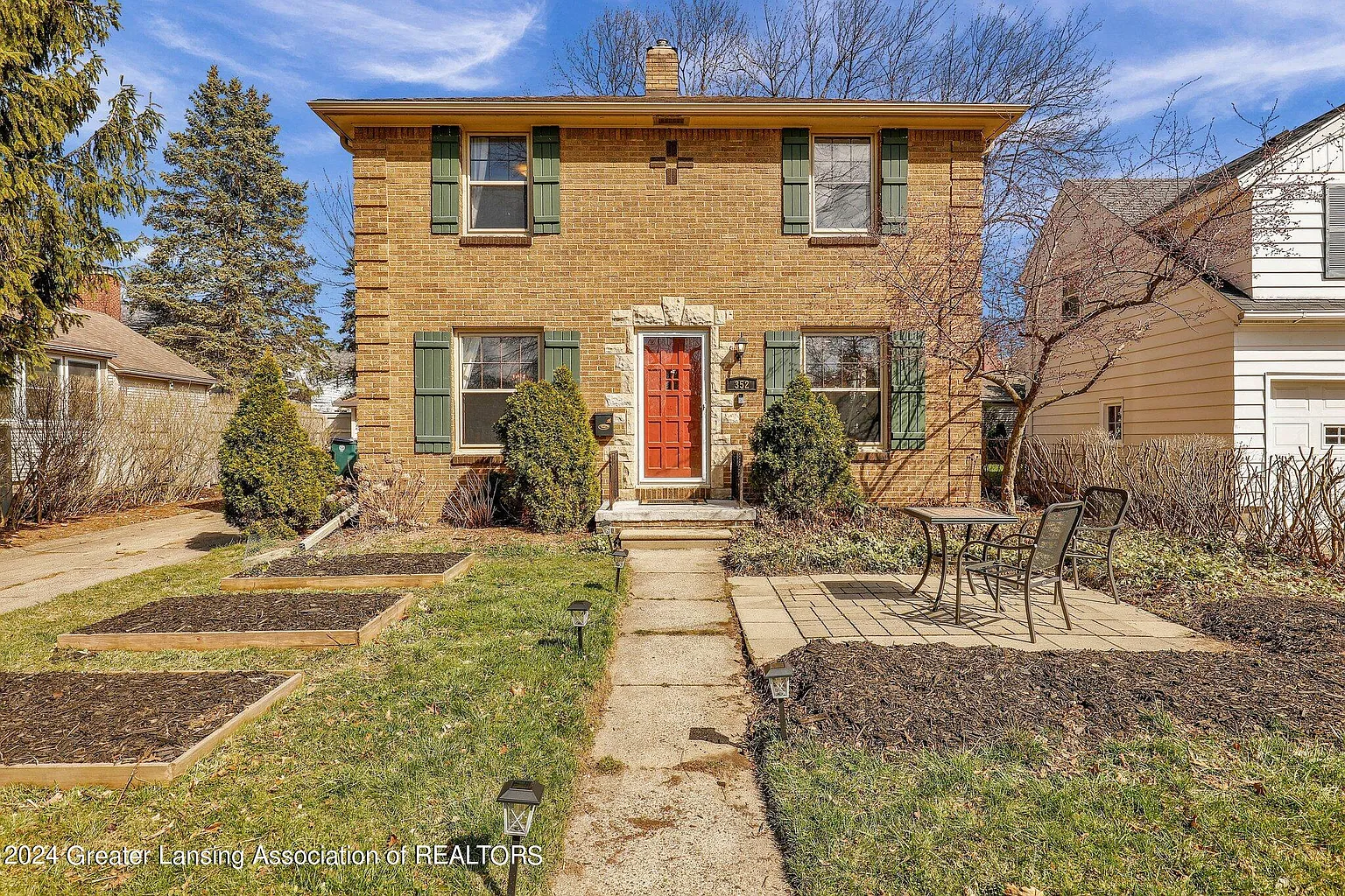 352 Collingwood Dr photo 1