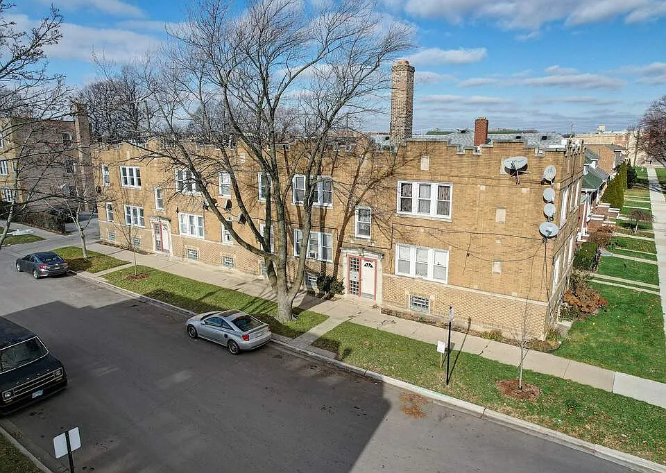 5504 W Barry Ave #2