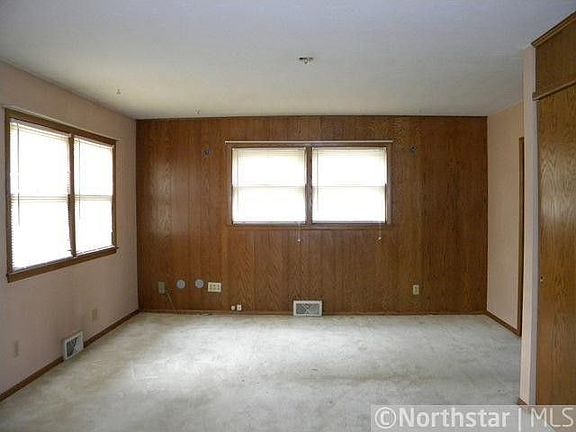 5th image of 2659 8th Ave E