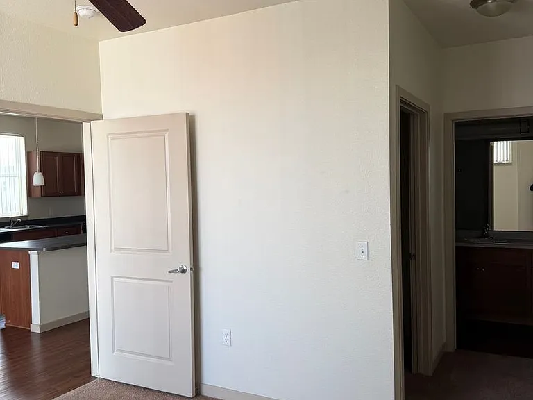 1305 N Peoria St — Photo 62