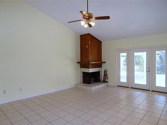 4th image of 409 Wild Oak Cir