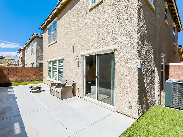 25 Copper Pine Ave — Photo 16