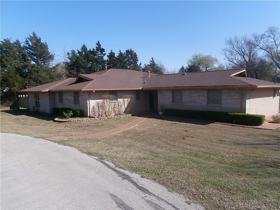 1st image of 4700 NE 33rd St