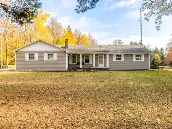 8130 11th St, Palms, MI 48465