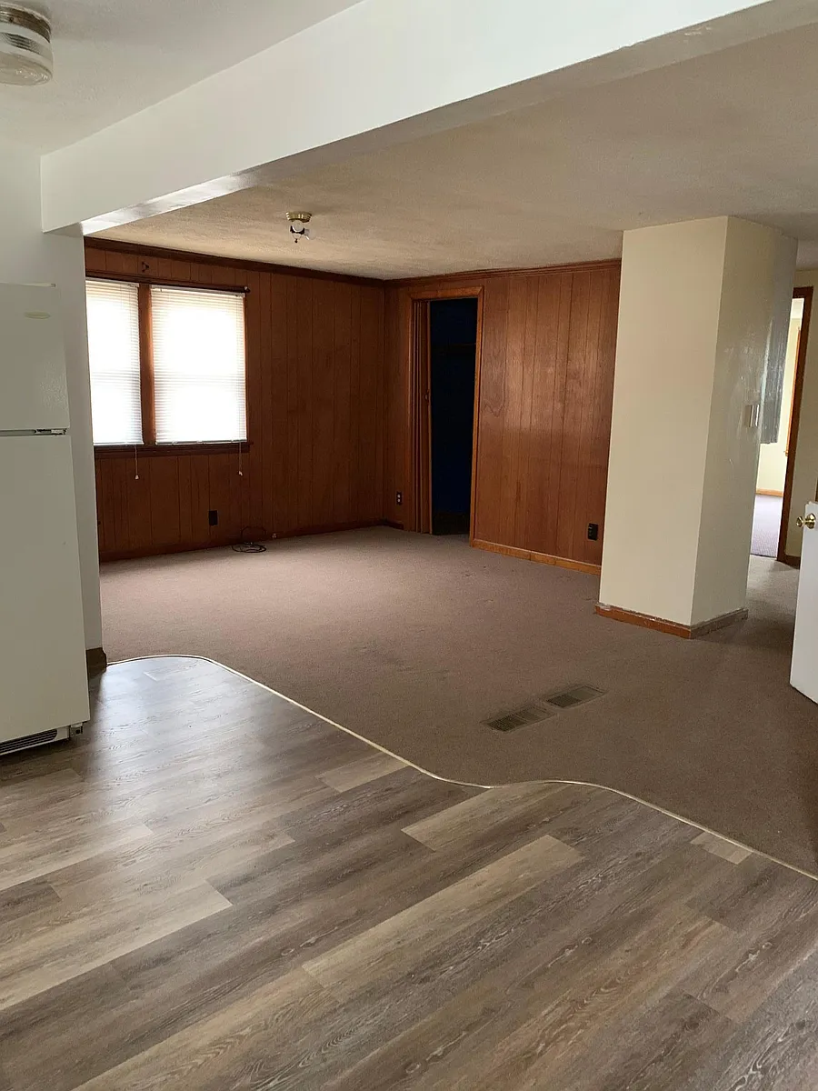 Living room - N Arlington Ave