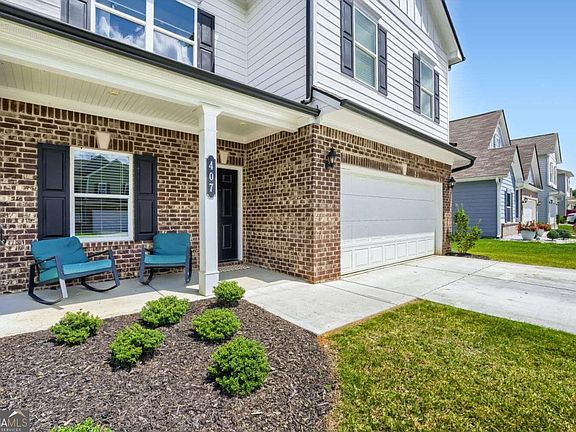 3rd image of 407 Larry Ln