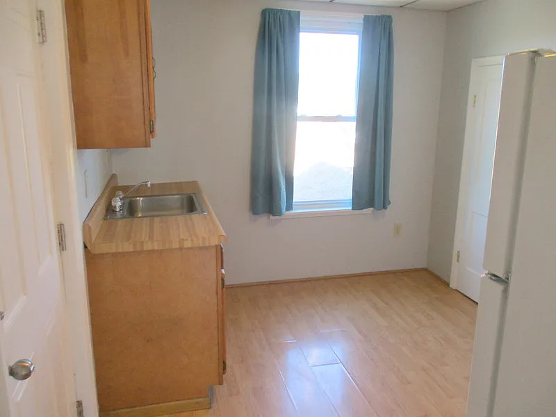 1 bed, 400 sqft, $775 — Photo 4