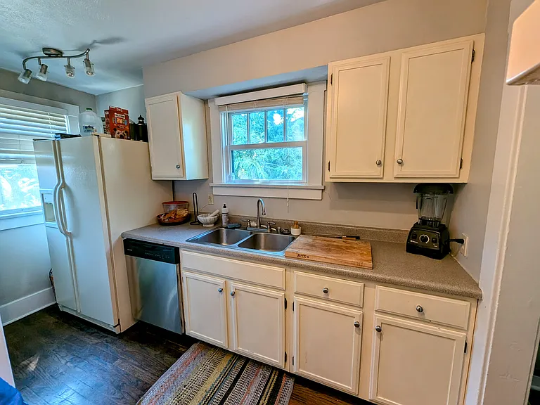 1532 Forest St — Photo 13