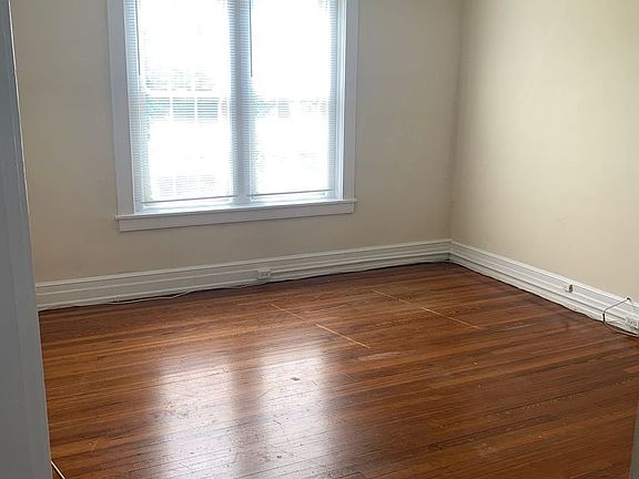 2nd image of 2101 Park Ave APT 3