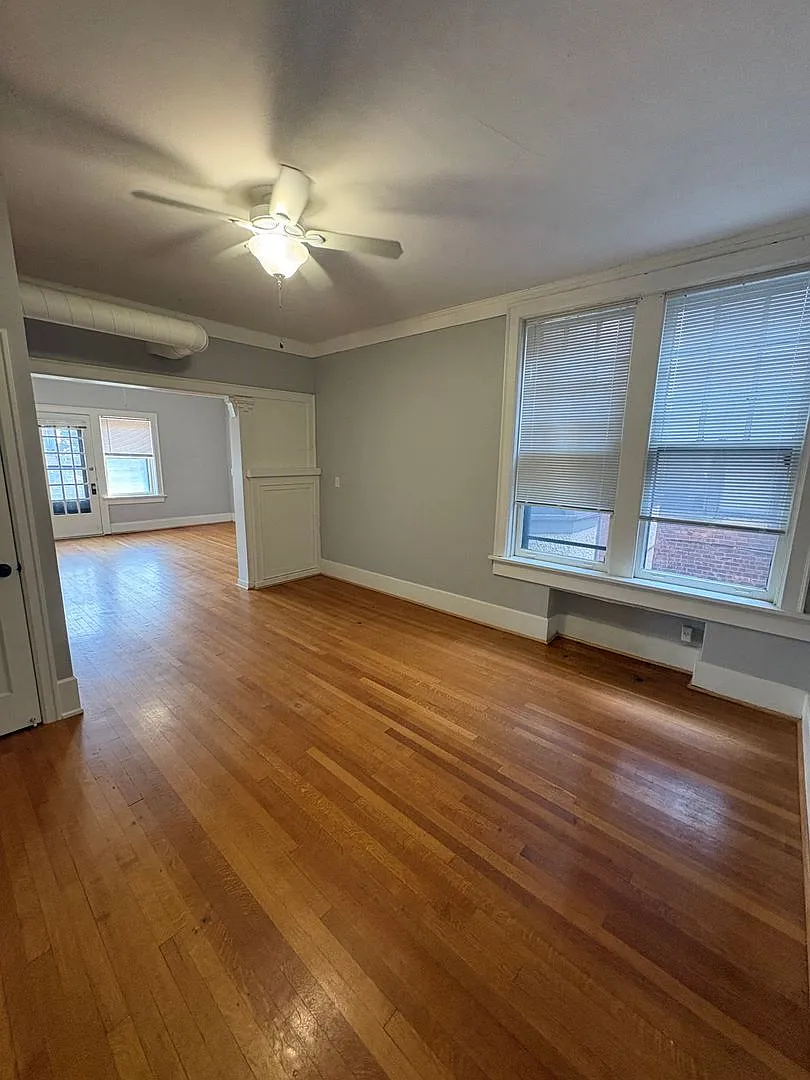 Colbert Apartments (3870 Harney St.) — Photo 2