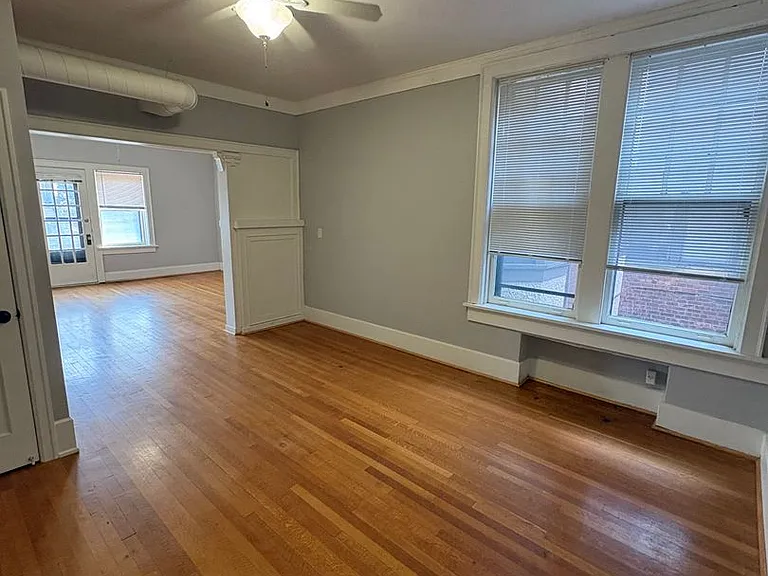3870 Harney St — Photo 2