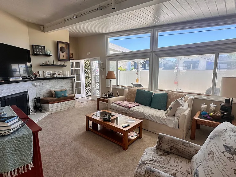 25235 La Cresta Dr — Photo 1