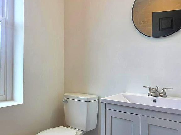 5th image of 1543 N 33rd St Floor 2