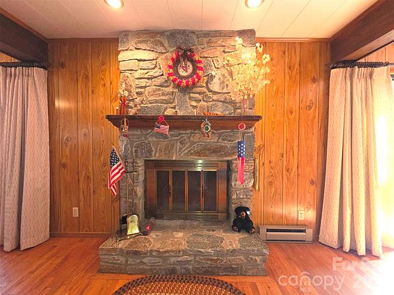 5th image of 135 Cataloochee Ln