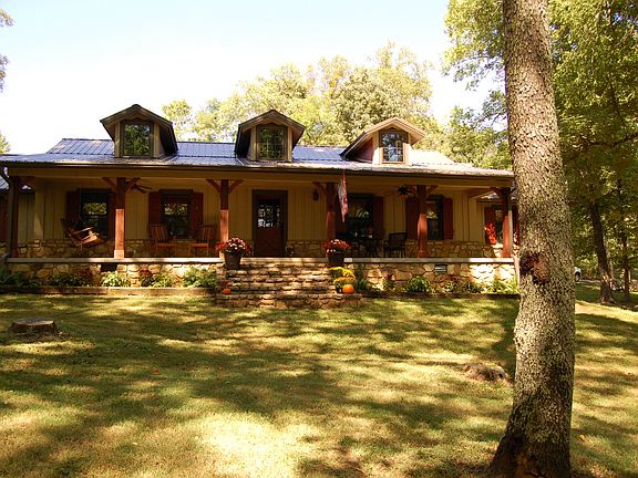 4th image of 622 Admiral Farragut Dr