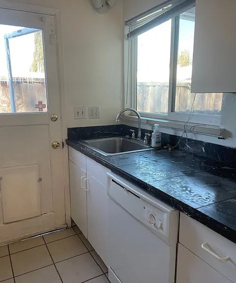 3121 Alma St — Photo 16