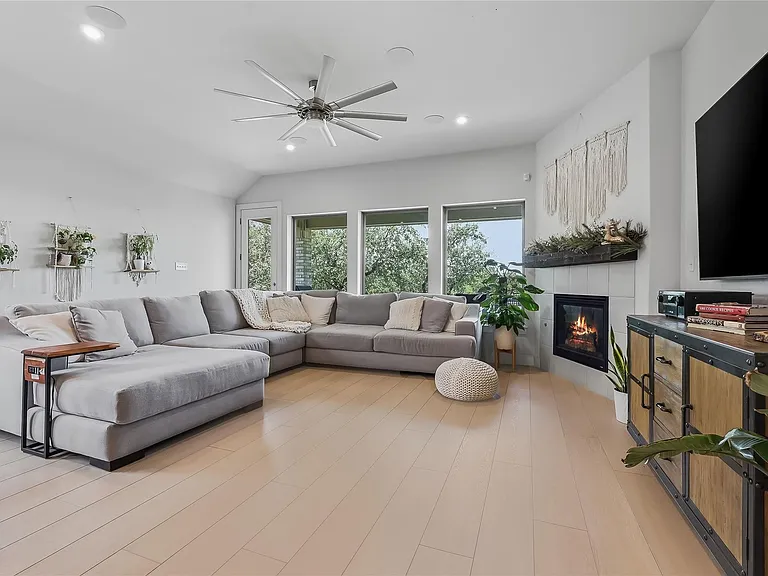 8407 Prairie Rye Dr — Photo 5
