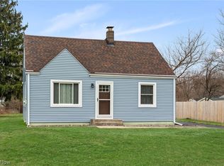 4 Lyndale Dr, Painesville, OH 44077