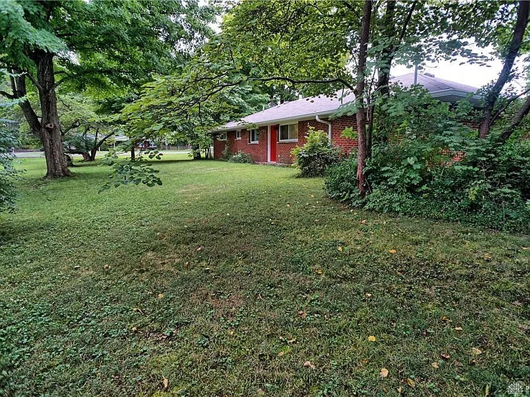 110 W Spring Valley Pike — Photo 13