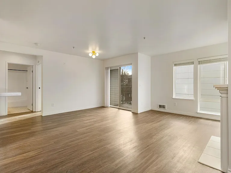 Remi Apartments — Photo 58