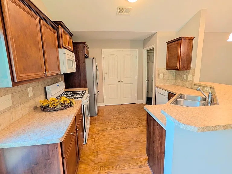 4780 Lost Creek Dr — Photo 10