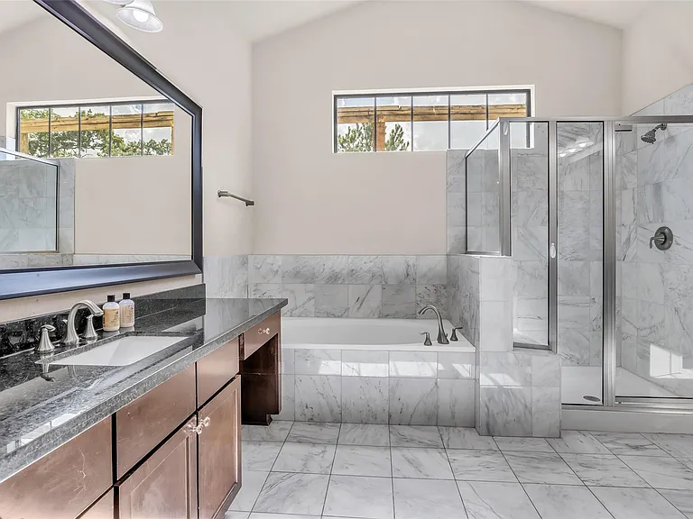 1535 Woodbend Park W — Photo 24