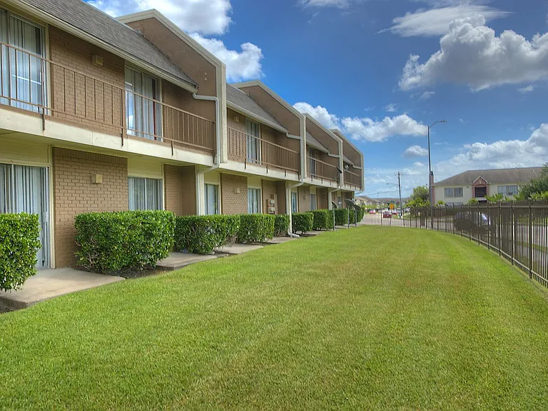 Quay Point Apartments — Photo 9